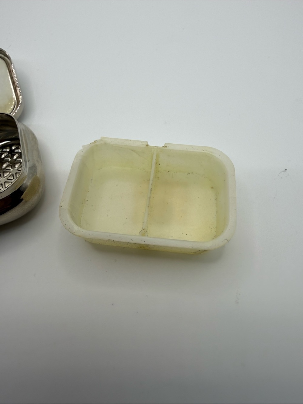 Vintage RISI Italy Floral Pill Box Silver Tone Trinket Case Art 1280 - Picture 6 of 7